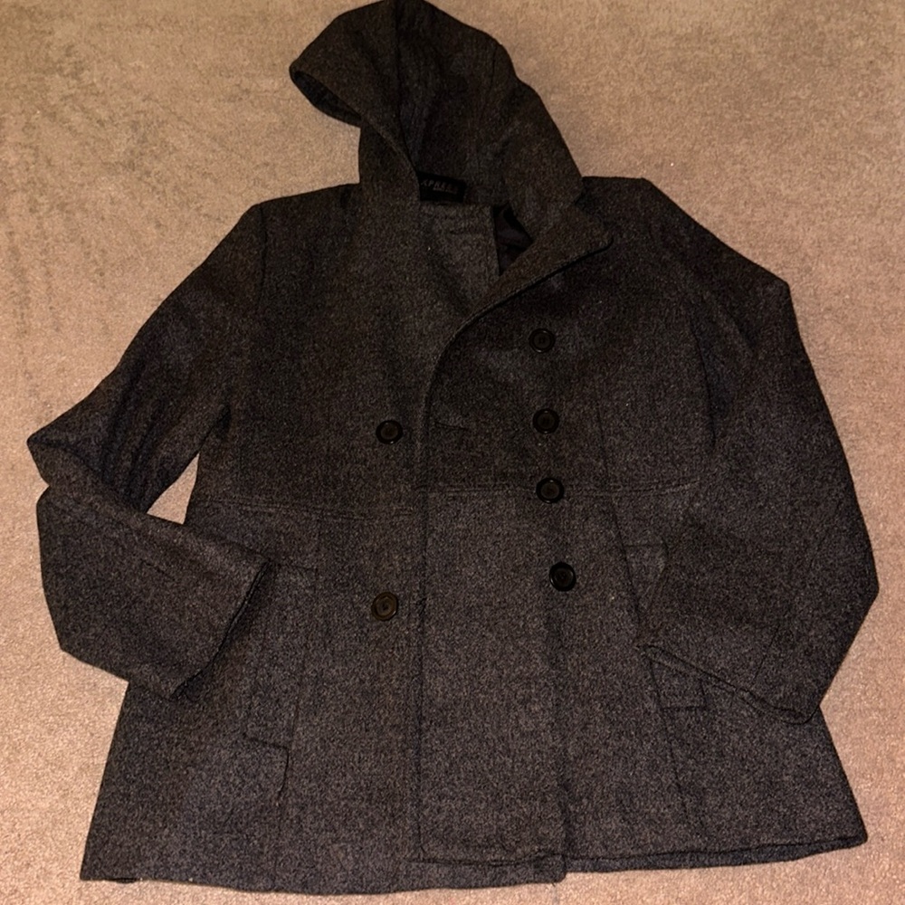 Express Pea Coat
Comes with hood permanently attached to it
